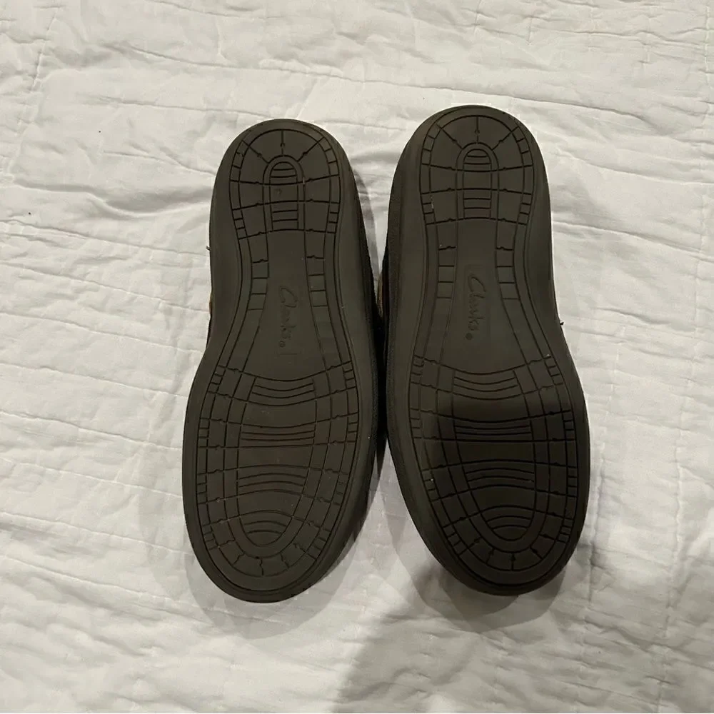Clark’s men Sherman slippers EUC size 10 suede upper rubber bottoms